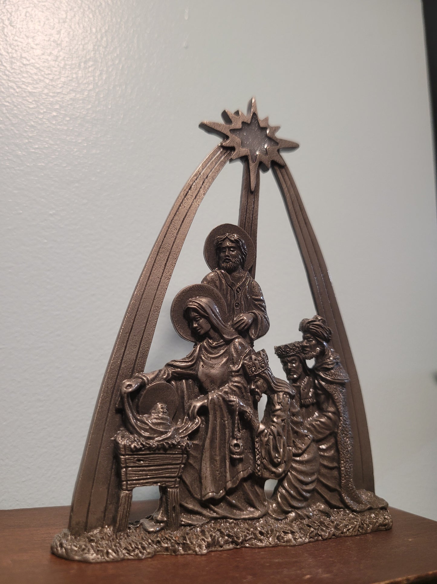 Nativity Scene w/ Epoxy Star
