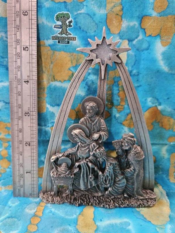 Small Nativity Scene w/ Epoxy Star